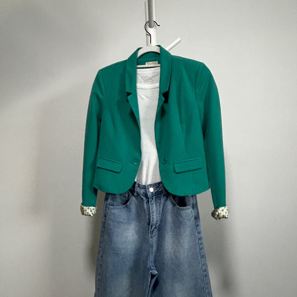 Chic Green Blazer for Women